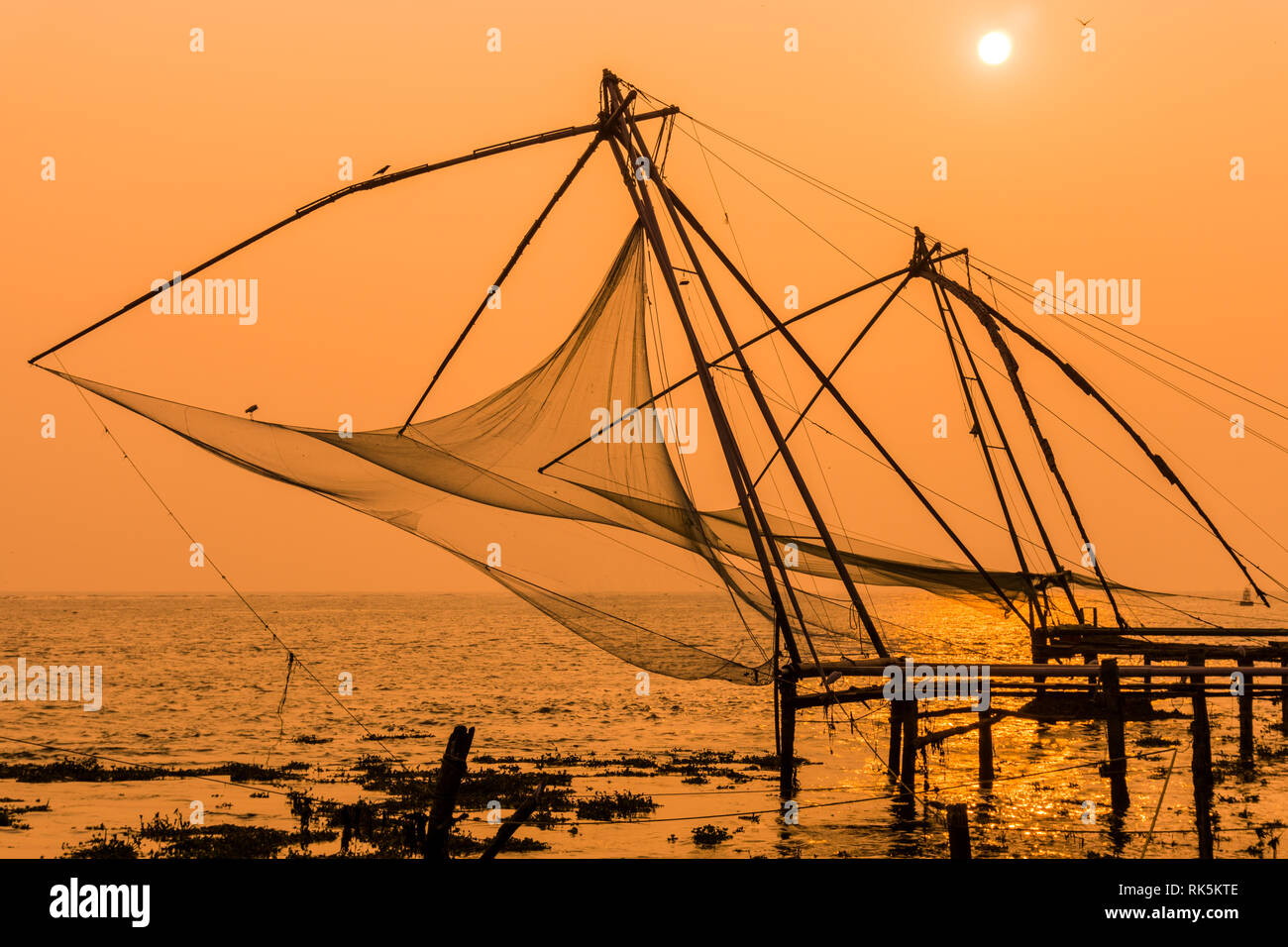 Chinese fishing nets in Kochi Stock Photo Alamy