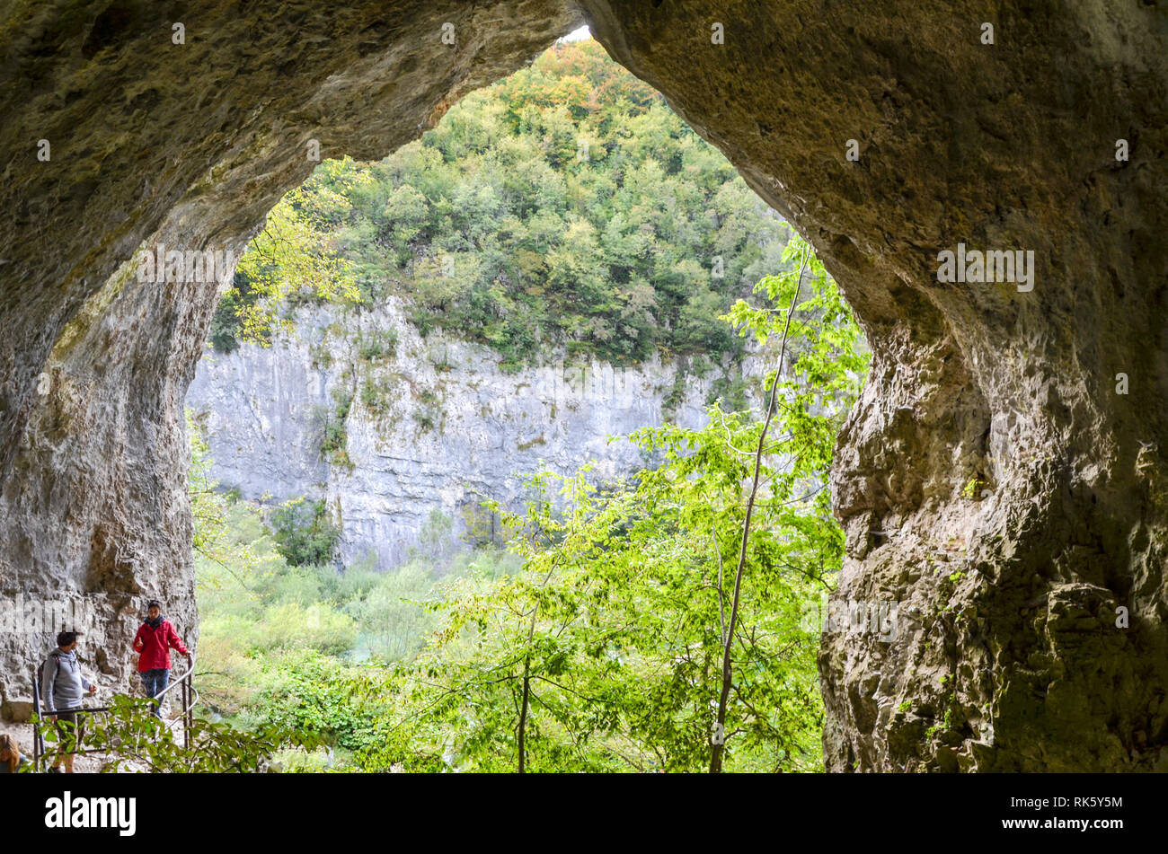 Stunning nature of the Plitvice Lakes National Park (UNESCO World Heritage Centre) in Croatia: waterfalls, wildlife, bridges, tourists ... Stock Photo
