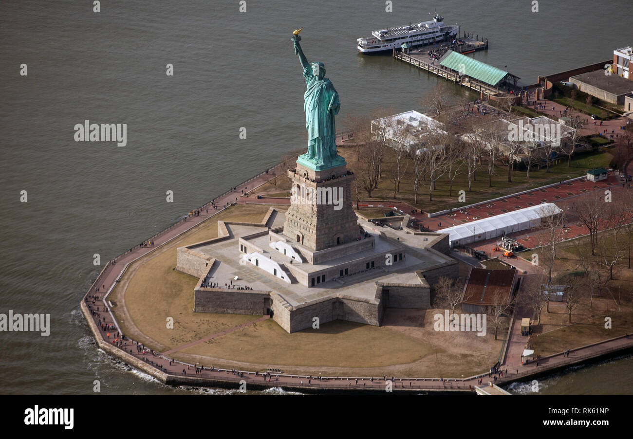 Statue of liberty aerial hi-res stock photography and images - Alamy