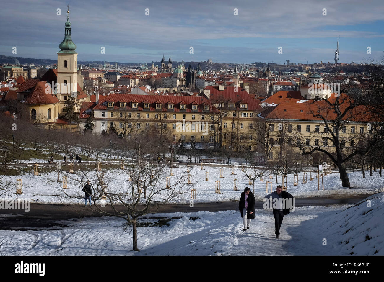 Prague, Czech Republic. 9th Feb, 2019. Tourists enjoy the warm weather on  the Petrin hill in Prague, in the Czech Republic. Credit: Slavek Ruta/ZUMA  Wire/Alamy Live News Stock Photo - Alamy