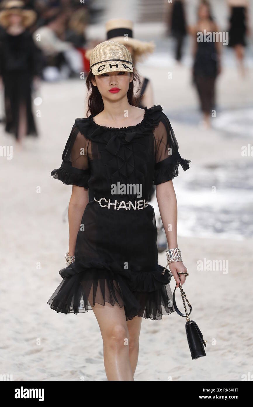 chanel black dress 2019