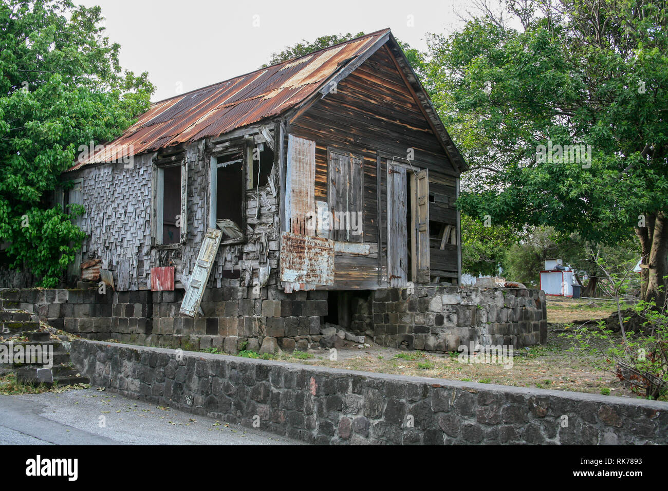 OLd wooden houses in the island Sint Eustatius (Statia) in the pacifics Stock Photo Alamy