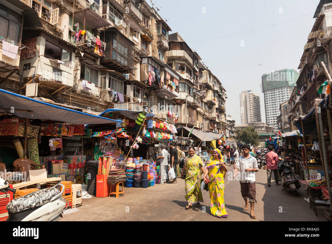 Crowded mumbai street hires stock photography and images Alamy
