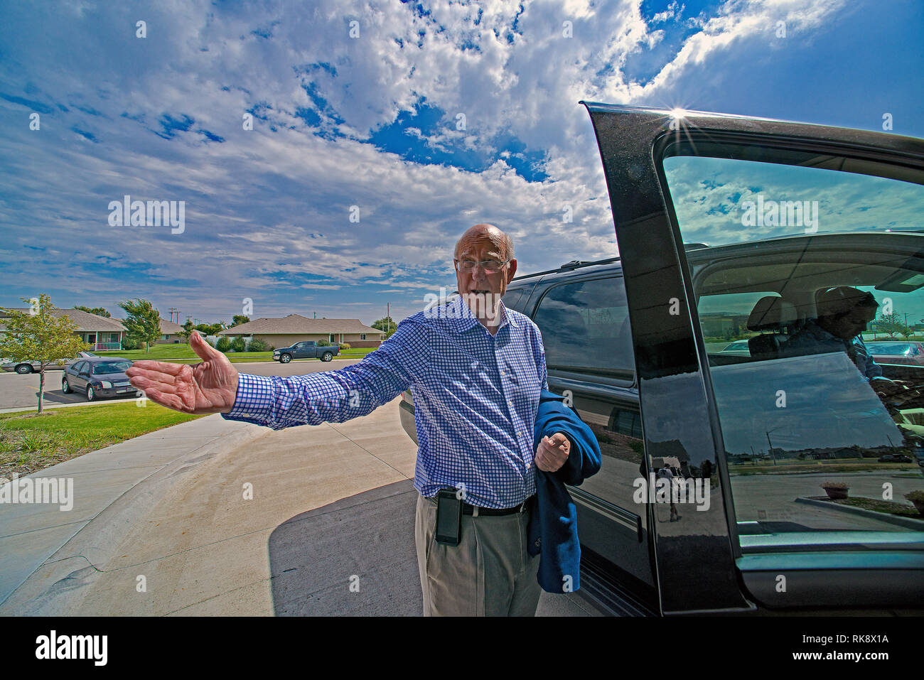 Greensburg, Kansas, USA, September 23, 2014 Senator Pat Roberts gets into his vehicle after visiting with the senior citizens at the Greensburg Senior Center. The Town of Greensburg was destroyed by an F5 tornado in 2007 and now has been rebuilt with massive amounts of help from FEMA. Credit: Mark Reinstein/MediaPunch Stock Photo