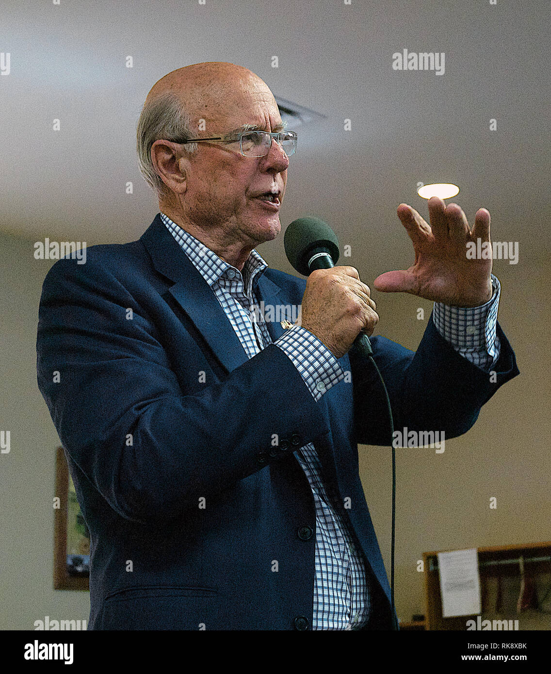 Greensburg, Kansas, USA,September 23, 2014 Senator Pat Roberts gestures during his speech to seniors at the Greensburg Senior Center that was rebuilt after an F5 tornado destroyed the entire town in may of 2007. The town Greensburg was destroyed by an F5 tornado in 2007 and now has been rebuilt with massive amount of help from FEMA. Credit: Mark Reinstein/MediaPunch Stock Photo