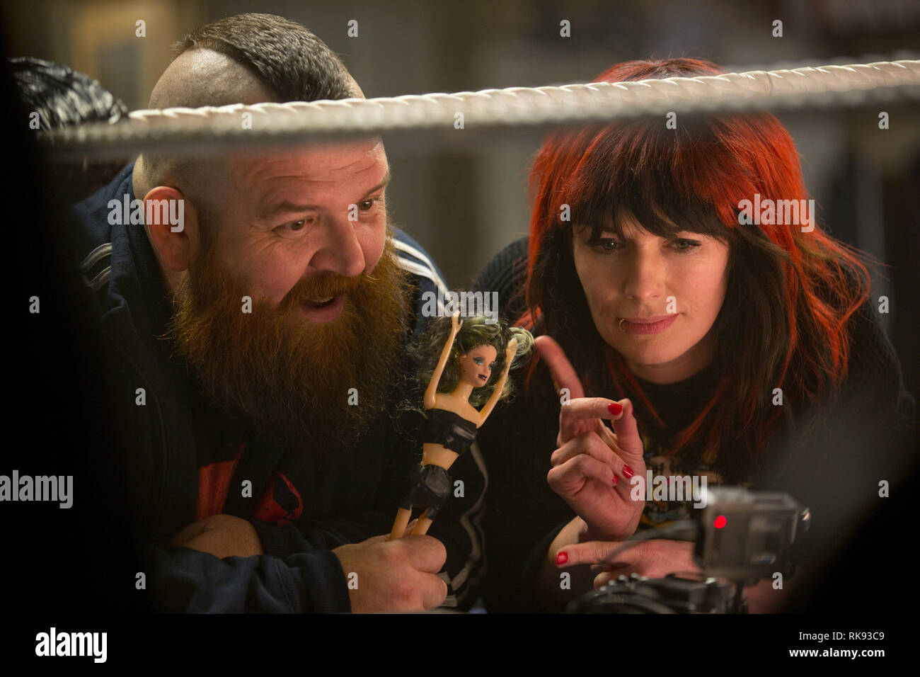 Nick frost fighting with a family hi-res stock photography and images ...