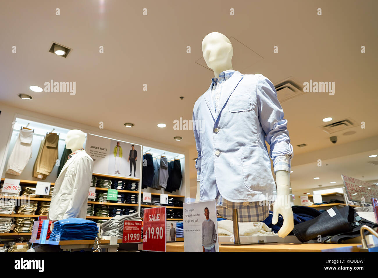 Interior fashion designer clothing store hi-res stock photography and  images - Page 16 - Alamy