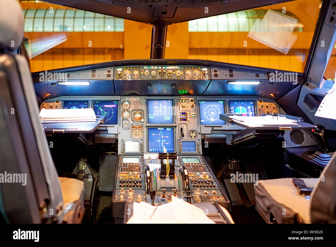 ROME, ITALY - AUGUST 04, 2015: inside of Airbus A320 cockpit. The Airbus  A320 family consists of short- to medium-range, narrow-body, commercial  passe Stock Photo - Alamy