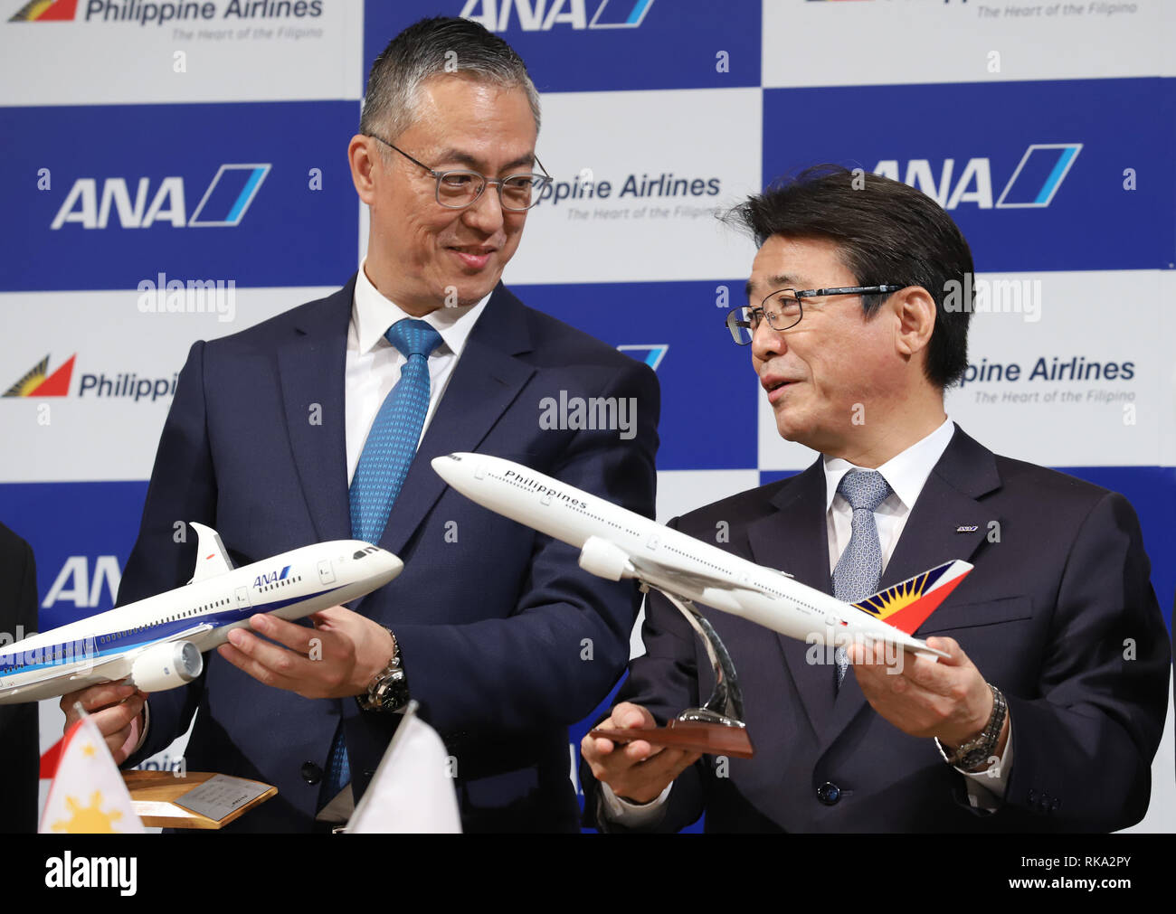 Tokyo, Japan. 8th Feb, 2019. LT Group president and PAL Holdings director Michael Tan (L) shares smiles with ANA Holdings president Shinya Katanozaka as they announce the companies expand their partnerships in Tokyo on Friday, February 8, 2019. ANA Holdings will invest 95 million U.S. dollars to PAL Holdings and acquire 9.5 percent of PAL Holdings shares. Credit: Yoshio Tsunoda/AFLO/Alamy Live News Stock Photo