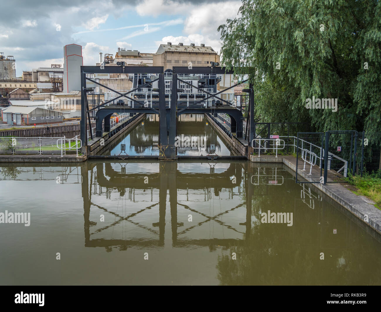Anderton Boat Lift is a 2 caisson lift lock. Providing a 50-foot vertical link between 2 navigable waterways; River Weaver and Trent and Mersey Canal. Stock Photo
