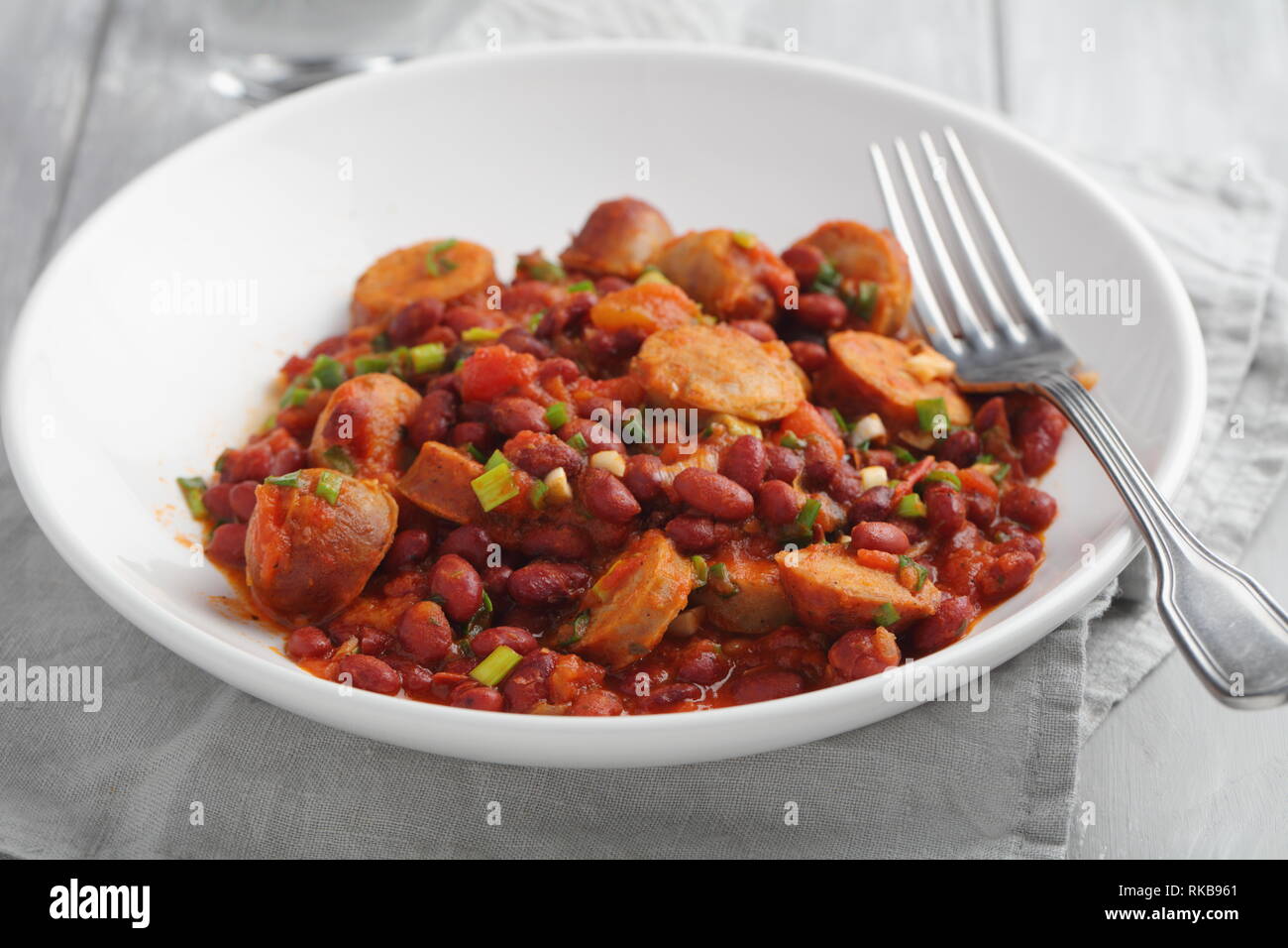 Fasolka po bretonsku, the Polish baked beans with roasted sausages