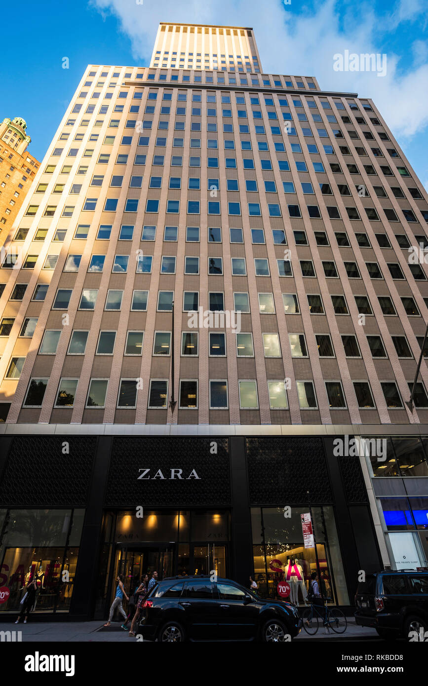 Zara store new york hi-res stock photography and images - Alamy