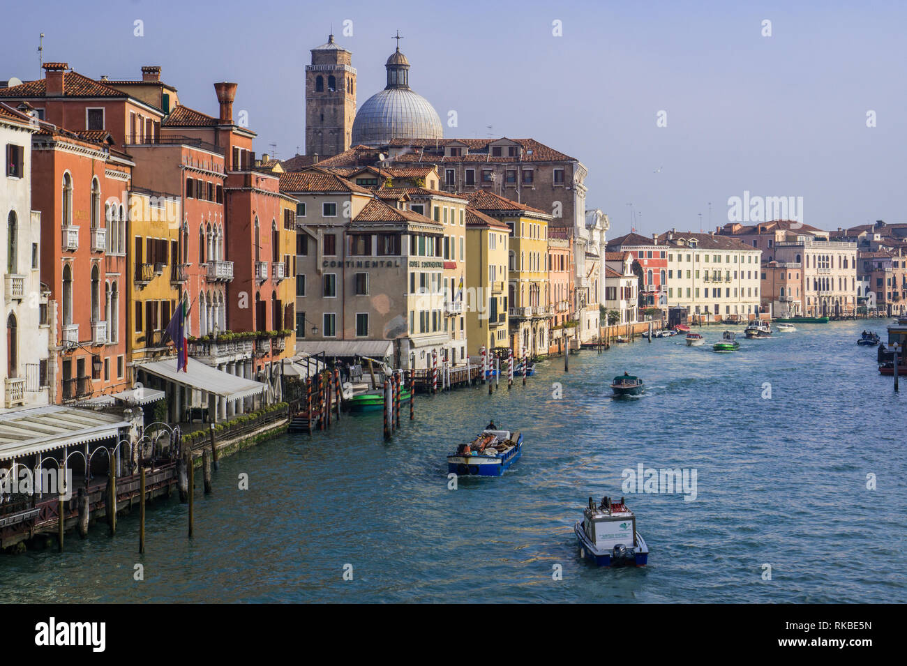 Vertical view narrow canal hi-res stock photography and images - Alamy