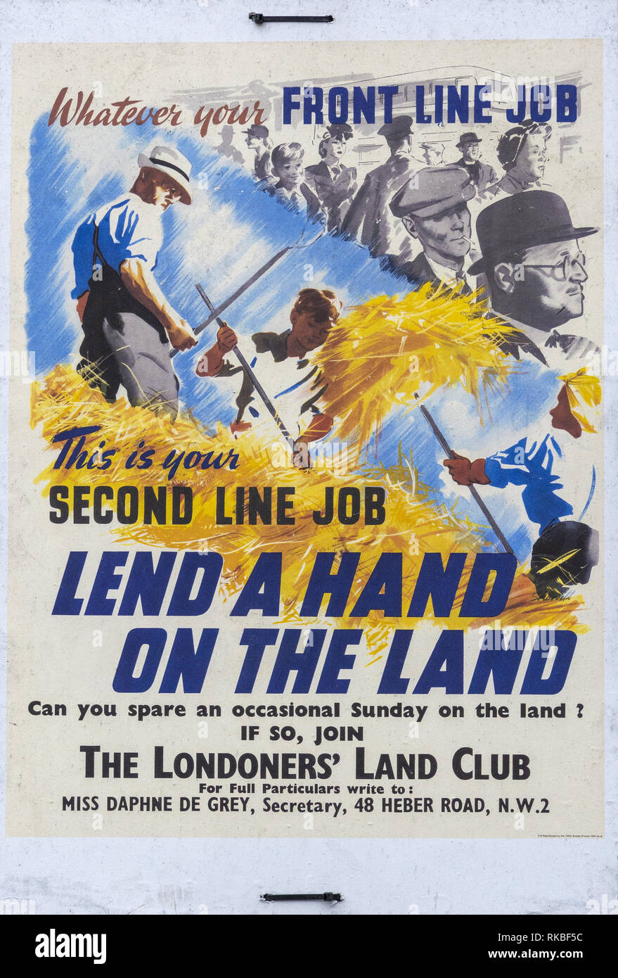 Lend a hand on the land recruitment poster from wartime in Great Britain Stock Photo