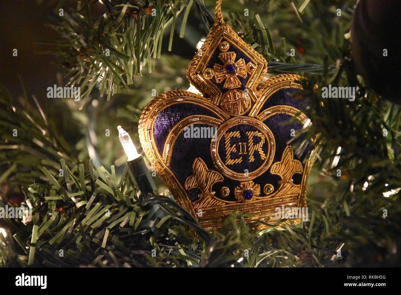 Royal Christmas Decorations from Queen Elizabeth\'s Buckingham ...