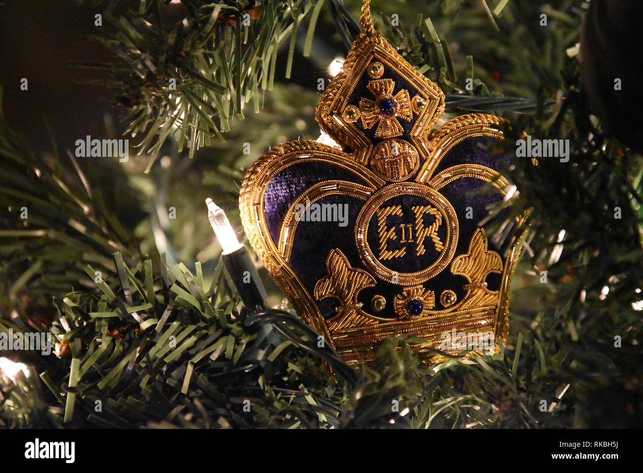 Royal Christmas Decorations from Queen Elizabeth\'s Buckingham ...