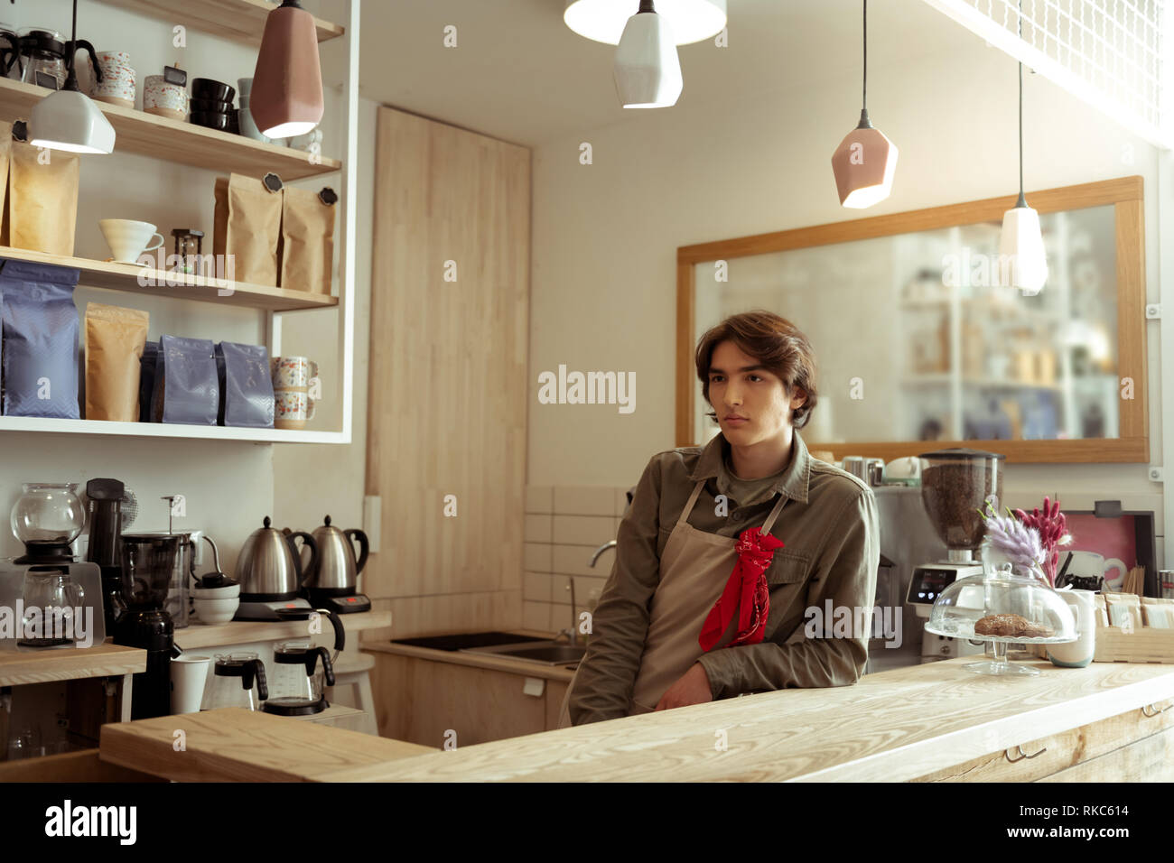 Guy wearing shirt too small hi-res stock photography and images - Alamy