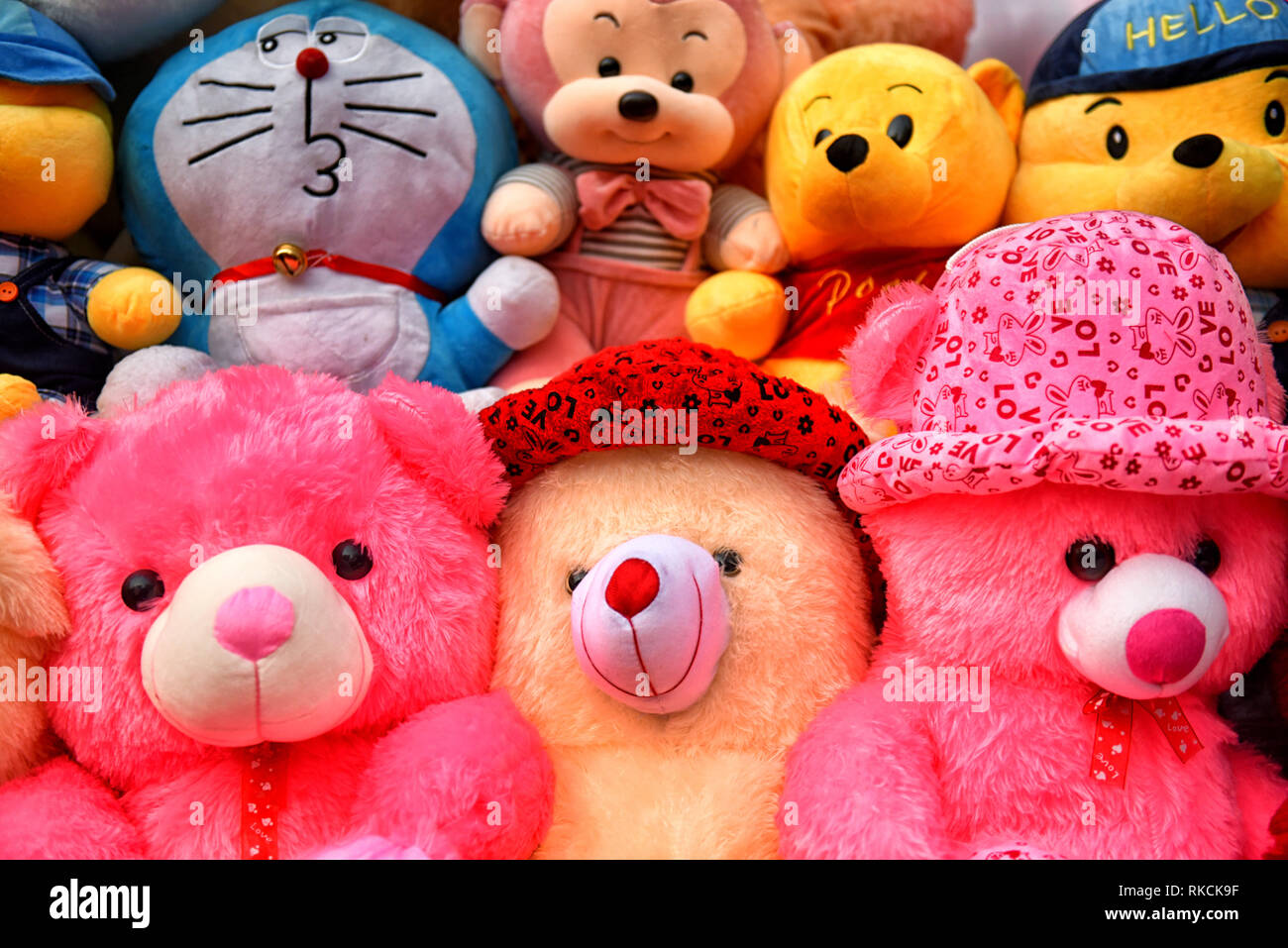 Teddy bear dolls seen on sell ahead of the Teddy day celebration of the  ongoing Valentine week in Kolkata, India Stock Photo - Alamy