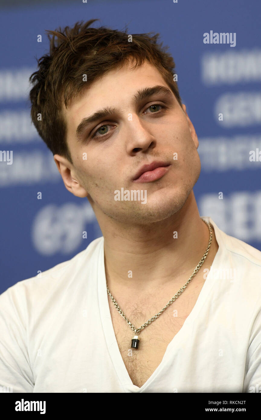 Jonas Dassler during the 'Der goldene Handschuh / The Golden Glove' press conference at the 69th Berlin International Film Festival / Berlinale 2019 at Hotel Grand Hyatt on February 09, 2019 in Berlin, Germany. | usage worldwide Stock Photo