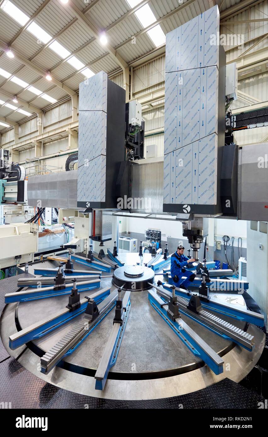 Vertical lathe with two heads, Machining Center, CNC, Design, manufacture and installation of machine tools, Gipuzkoa, Basque Country, Spain, Europe Stock Photo