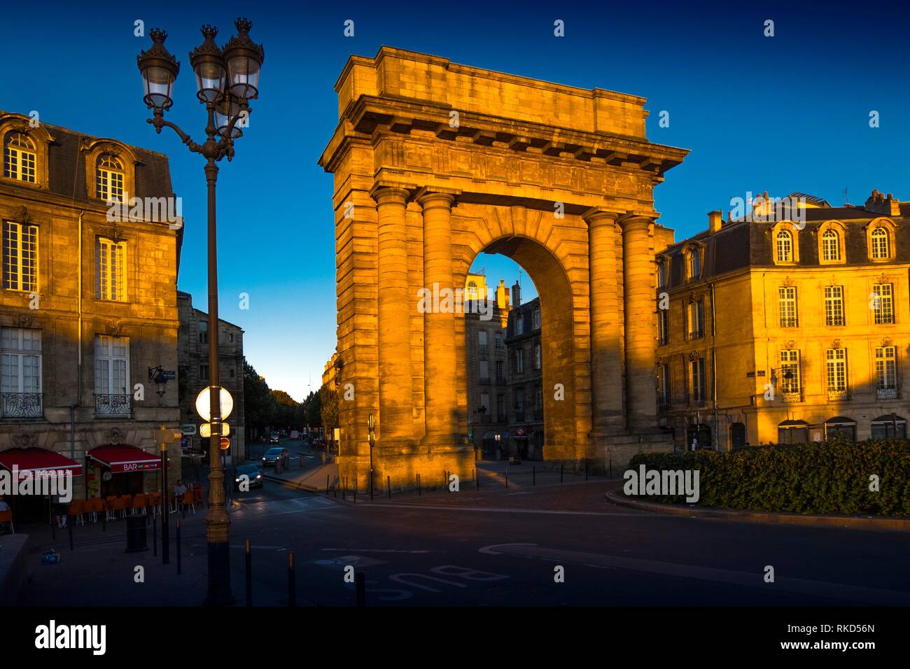 France, Nouvelle Aquitaine, Gironde. ''Porte d´Aquitaine'' gate (1751-1755), early morning, at Bordeaux. Stock Photo