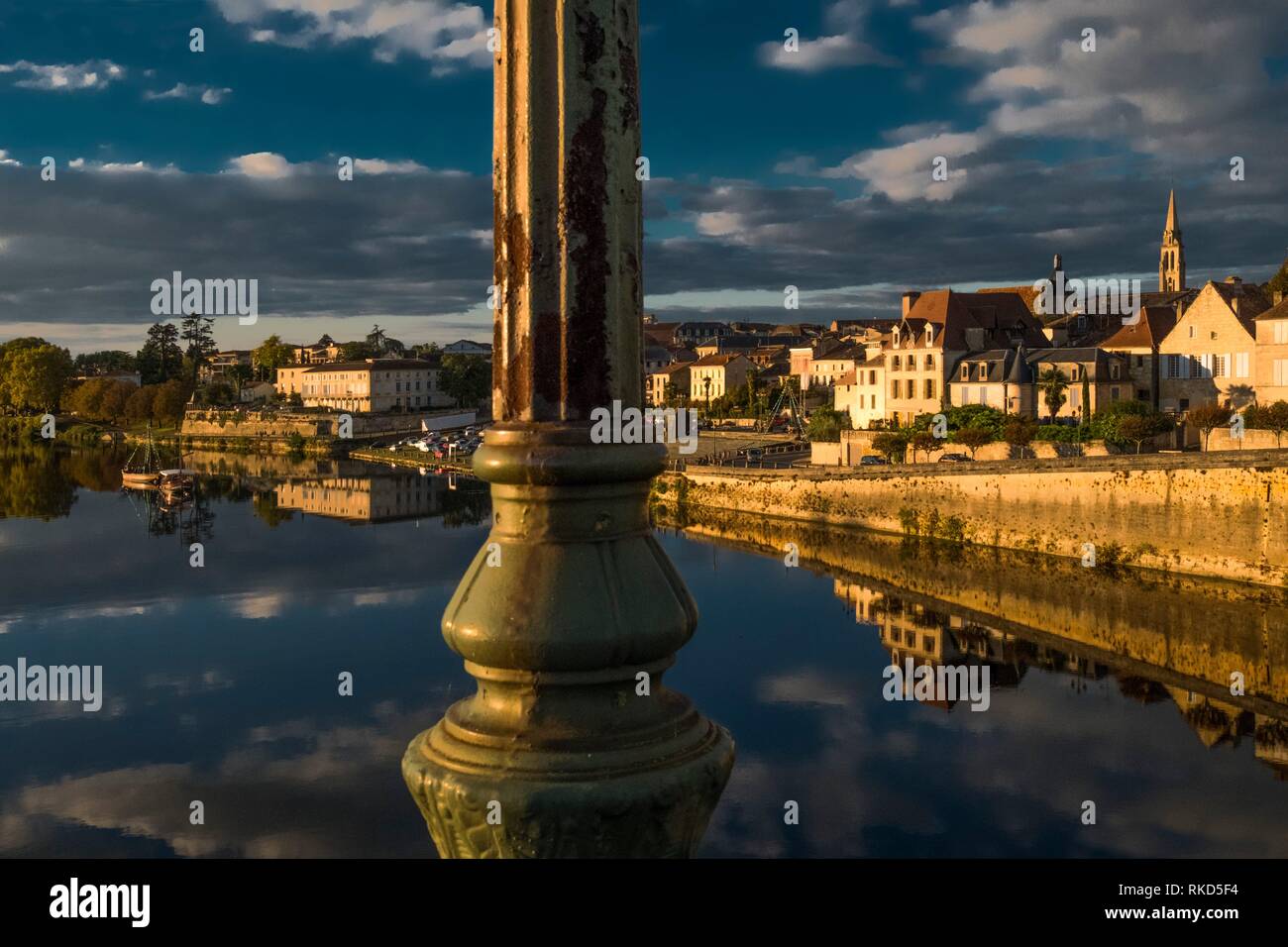 France, Nouvelle Aquitaine, Dordogne, the town of Bergerac on the Dordogne river. Stock Photo