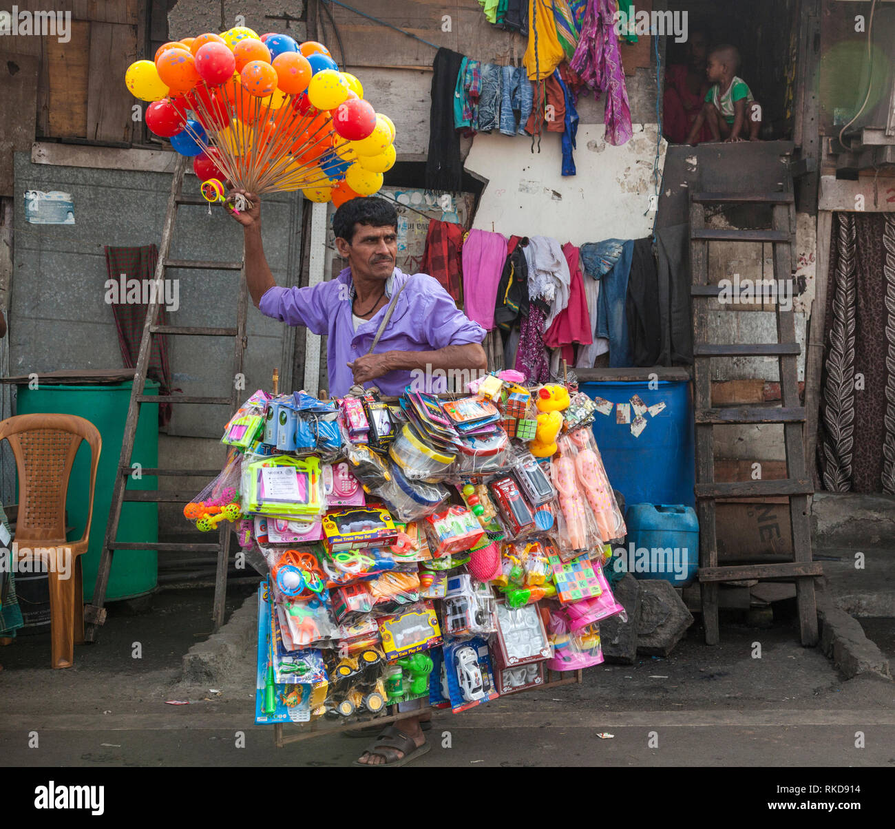 India balloon vendor hi-res stock photography and images - Alamy