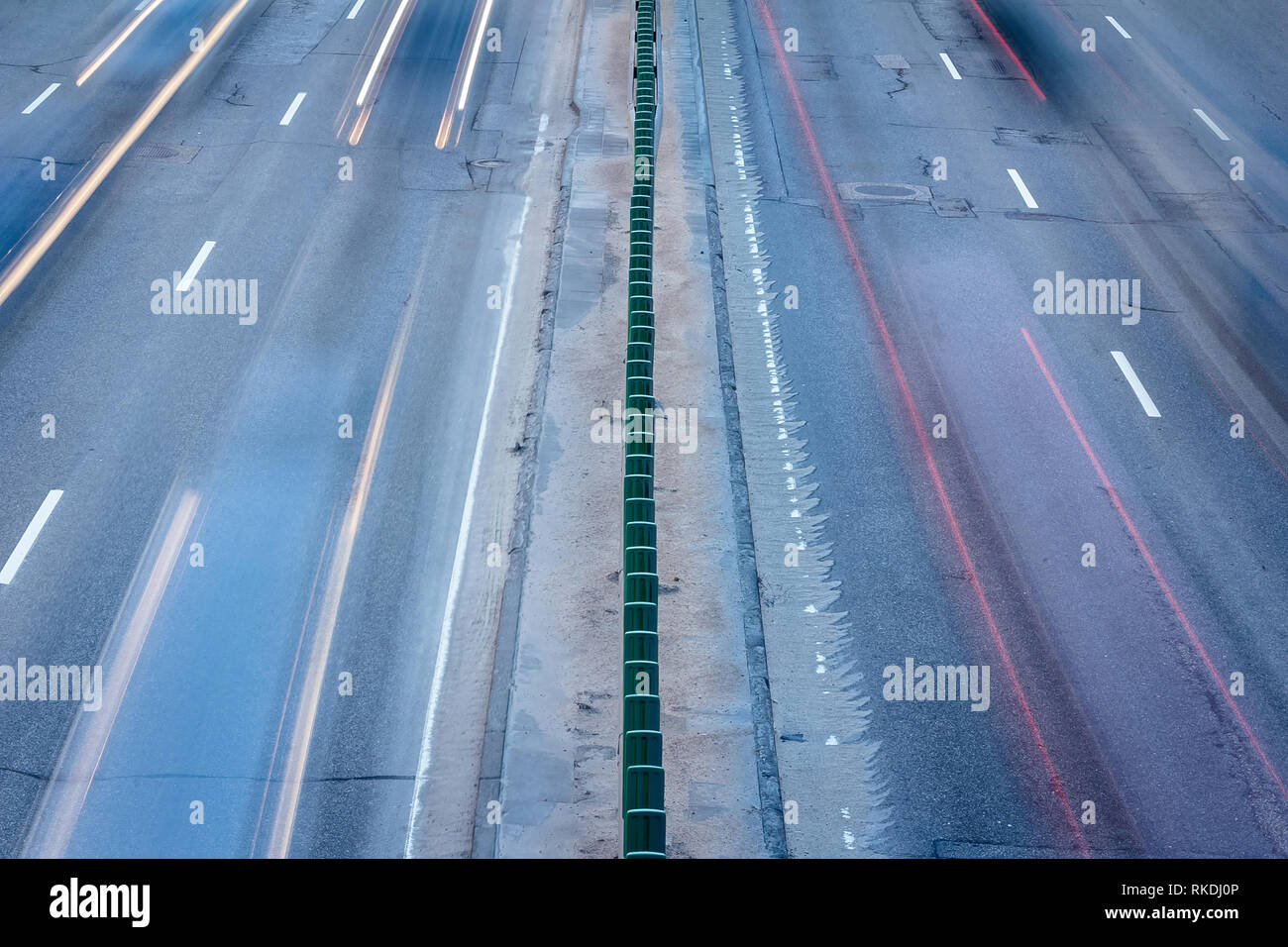 Moving cars long exposure hi-res stock photography and images - Alamy