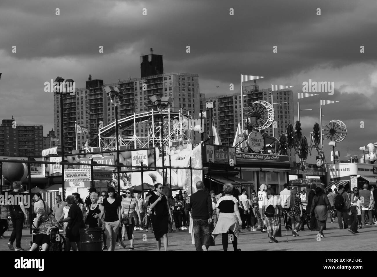 coney island boardwalk Stock Photo Alamy
