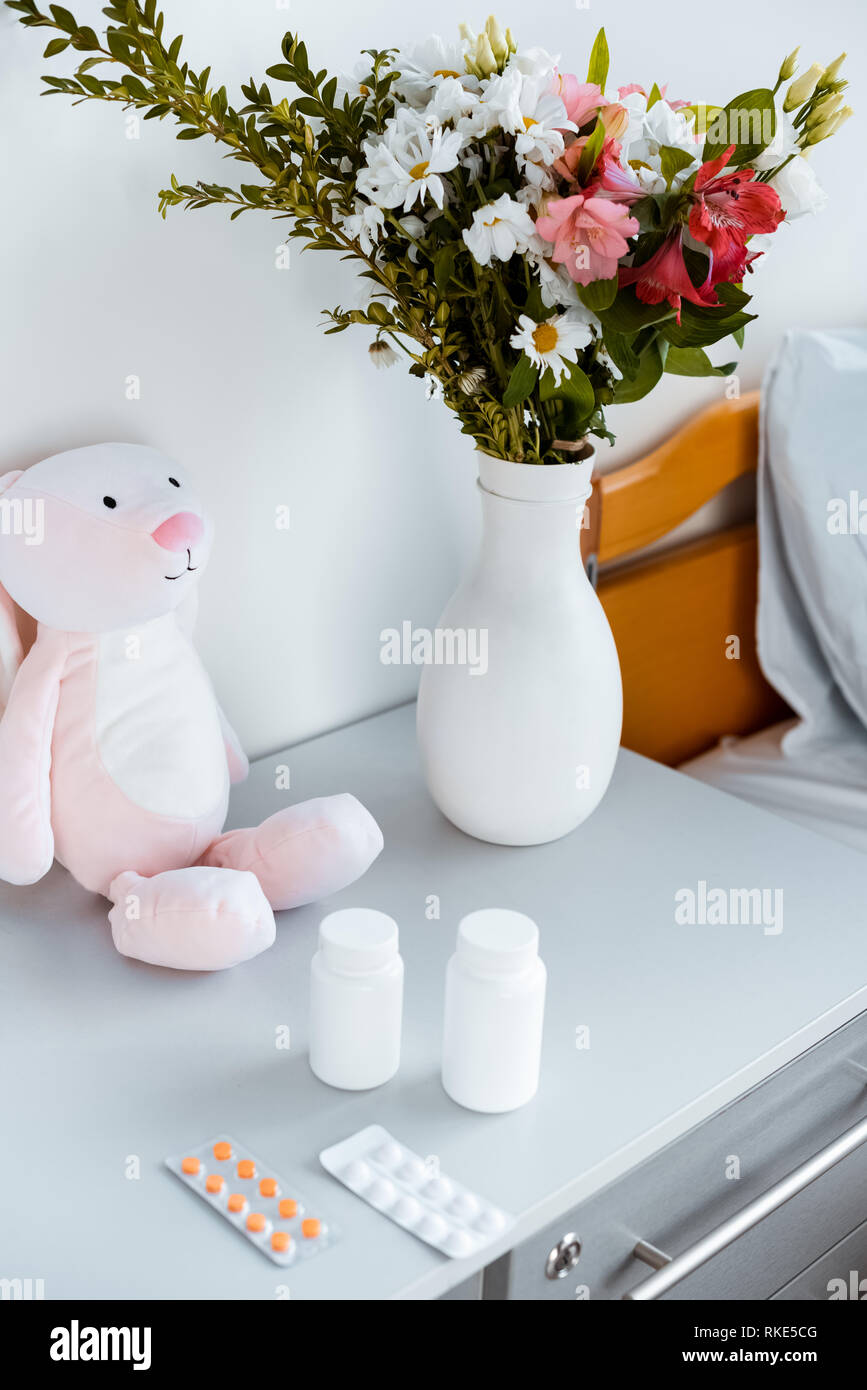 Hospital table flowers hires stock photography and images Alamy