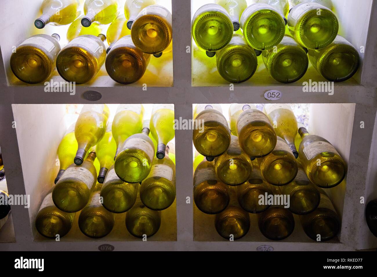 Burgundy wine cellar hi-res stock photography and images - Alamy