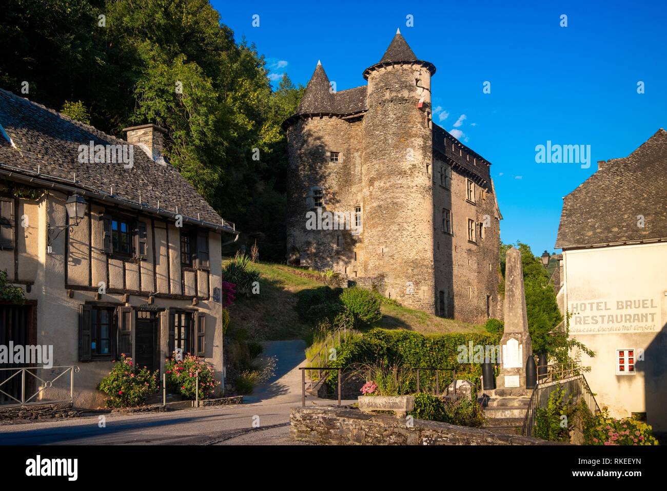 France, Occitanie, Aveyron, Townhall and castle at Vieillevie. Lot river valley. Stock Photo