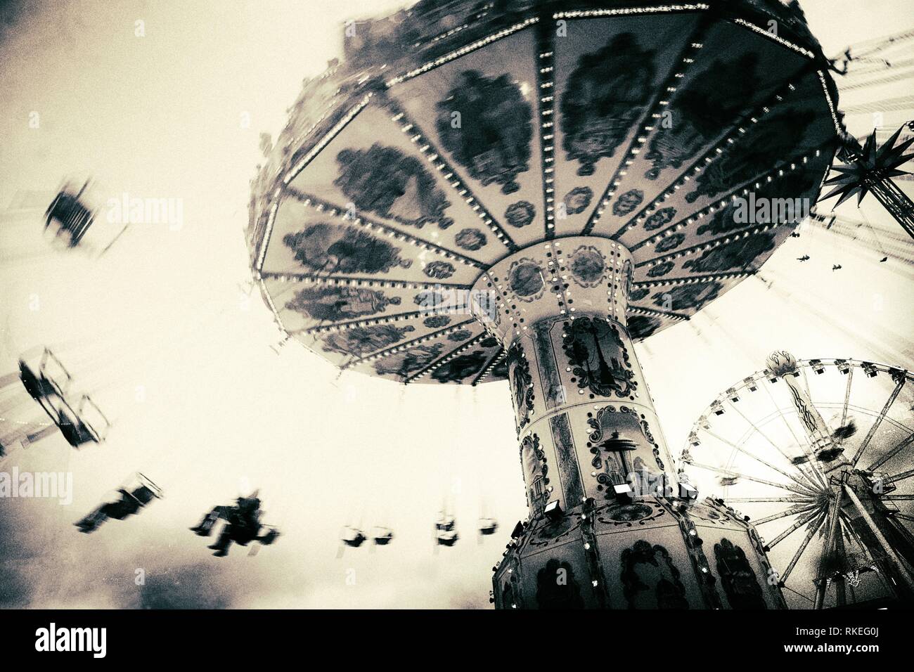 Spinning swing amusement park ride hi-res stock photography and images ...