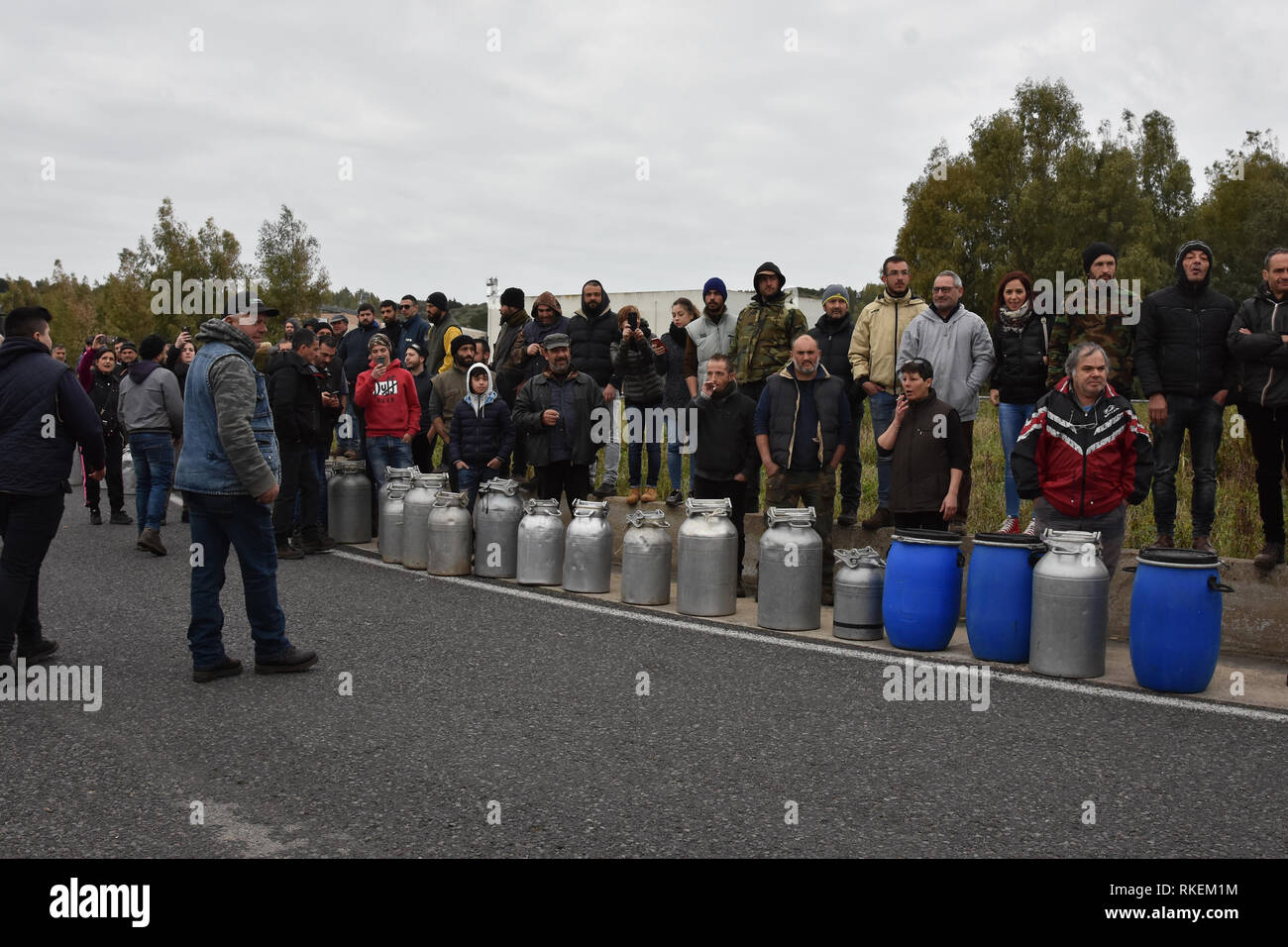 Foto Alessandro Tocco/ LaPresse 11-02-2019, Oristano OR Cronaca Di Maio per  la Sardegna Protesta per il Prezzo del Latte in Sardegna nella foto:  Protesta degli Allevatori e Pastori, blocco delle strade per