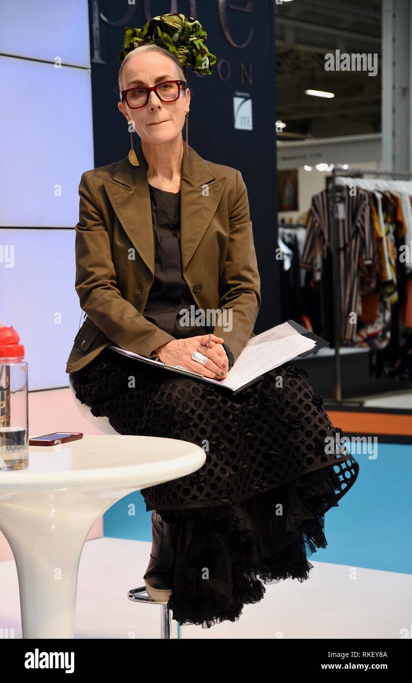 Fashion Commentator And Presenter Hi res Stock Photography And Images fashion-commentator-and-presenter-hi-res-stock-photography-and-images