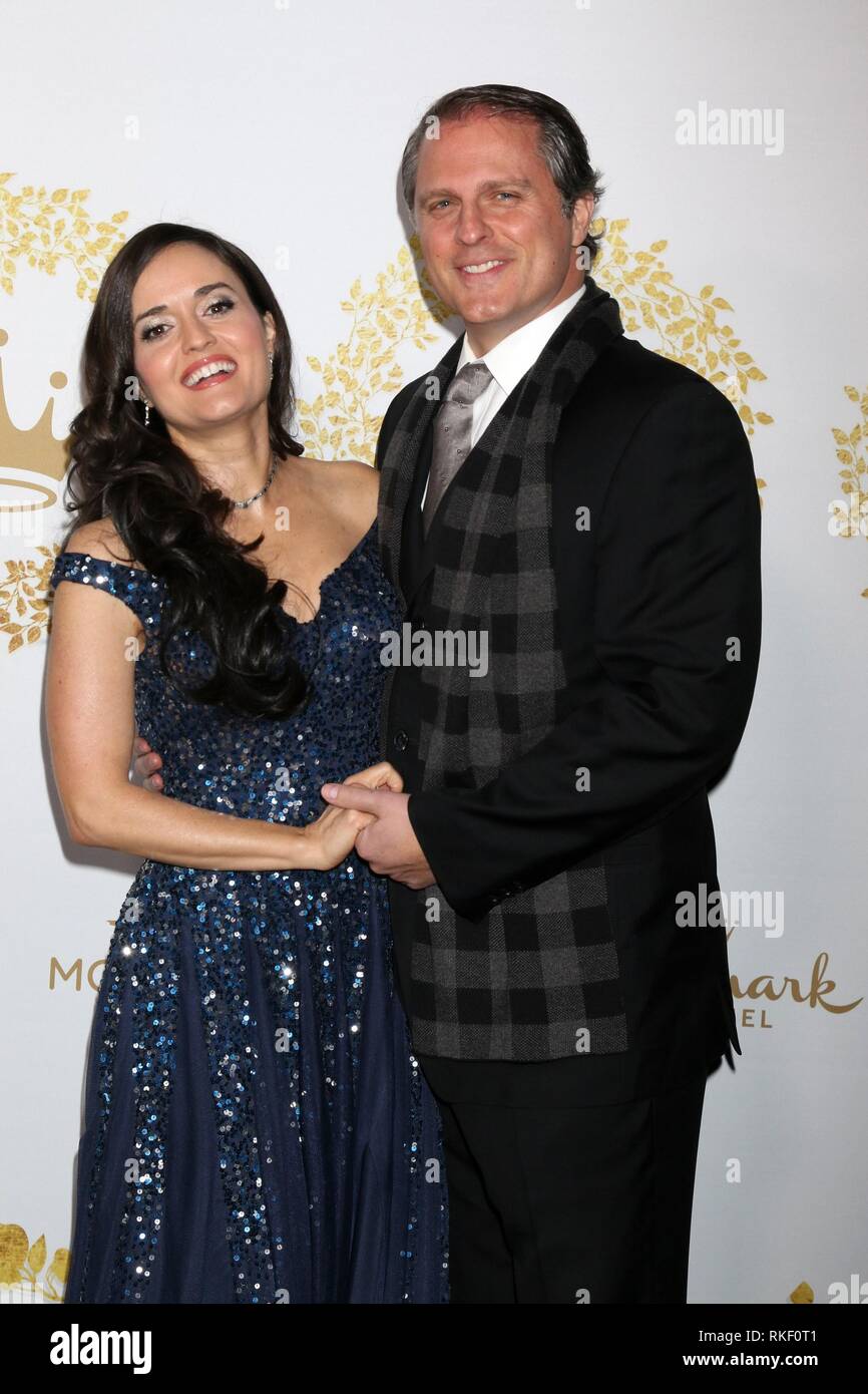 Danica mckellar and scott sveslosky hi res stock photography and images Alamy