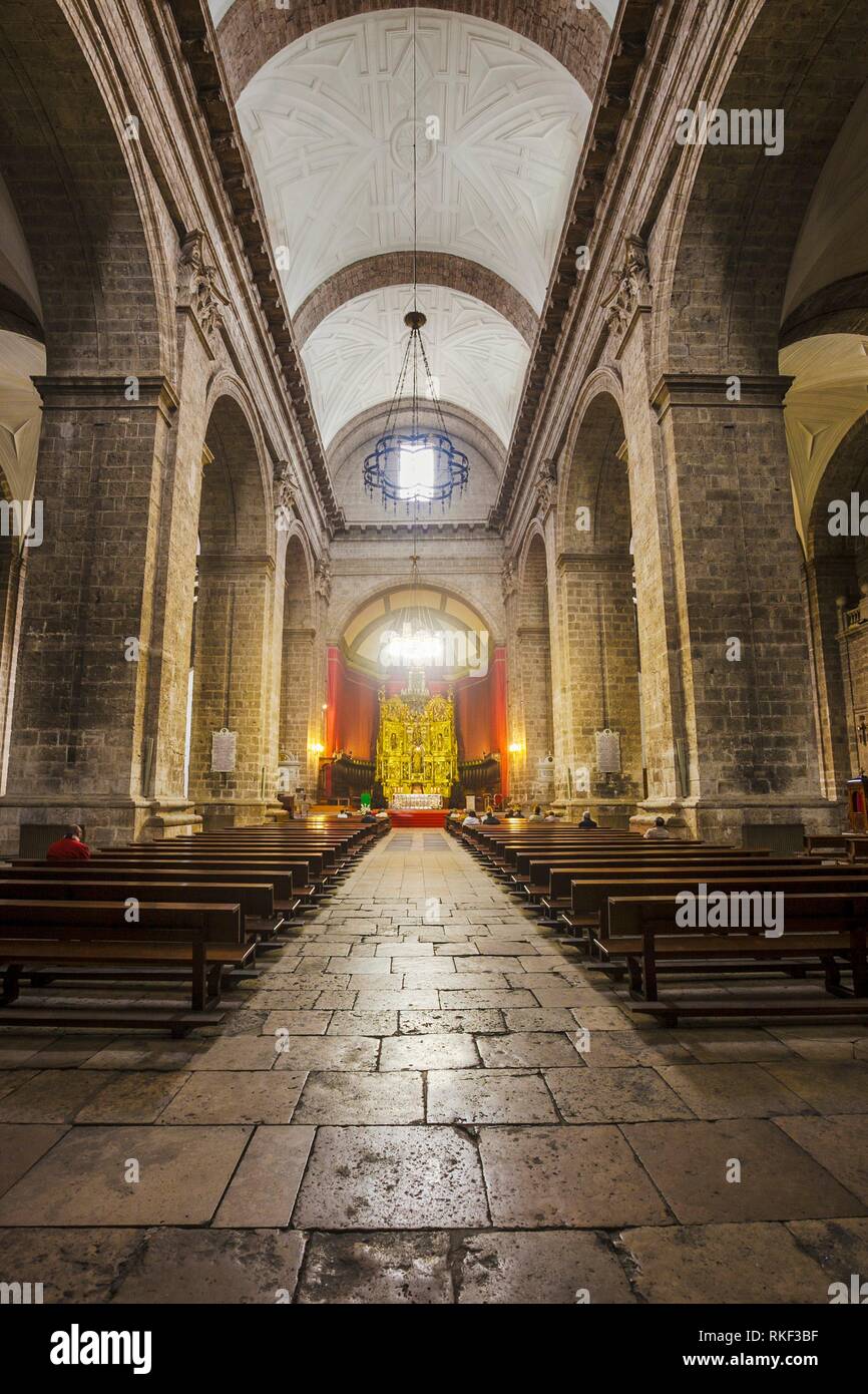 Valladolid church interior hi-res stock photography and images - Alamy