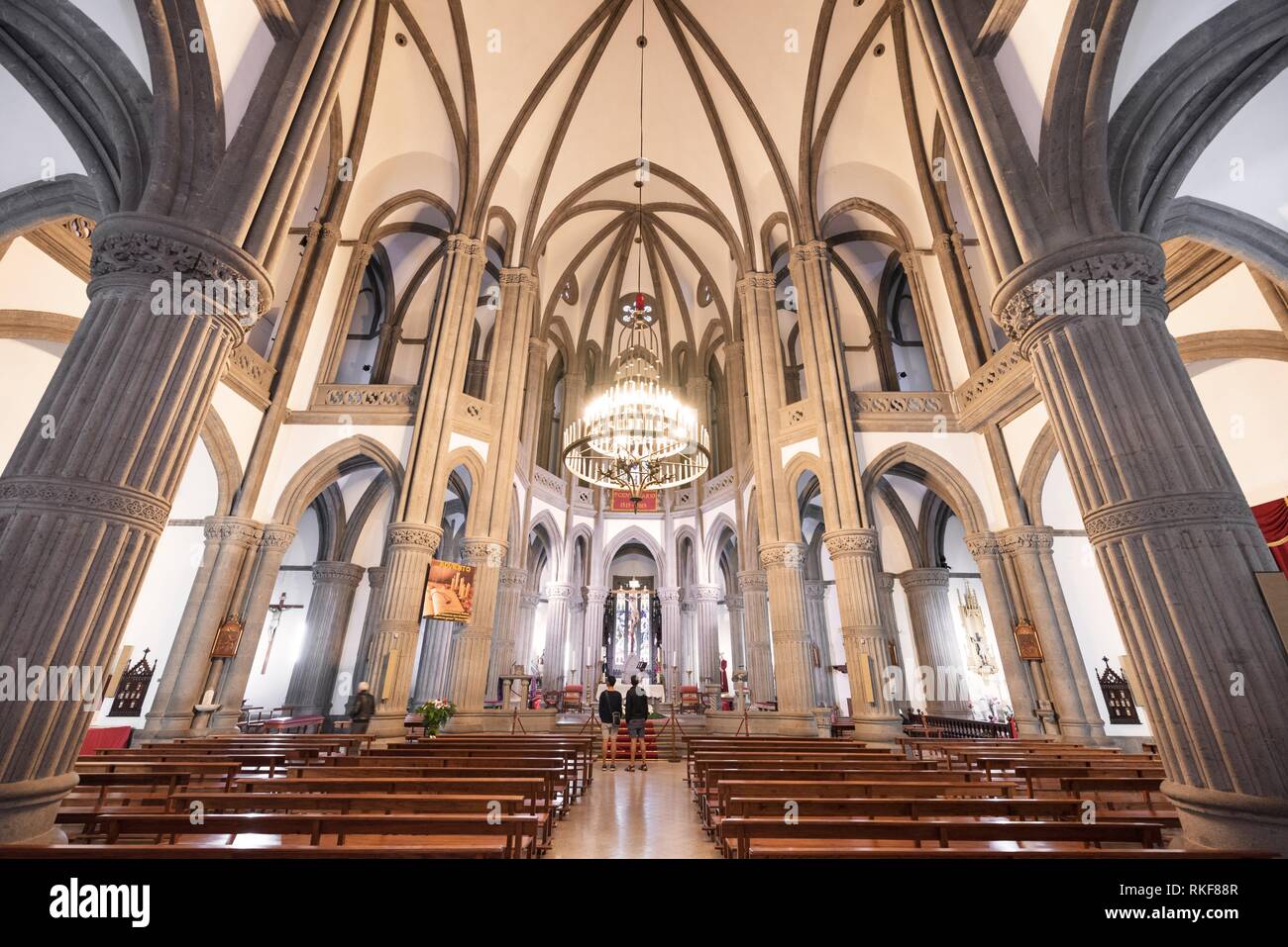 interior-of-arucas-san-juan-bautista-cathedral-in-arucas-gran-canaria