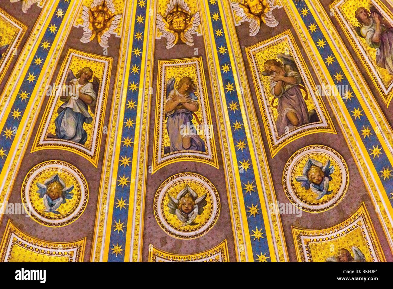 Mosaic in saint peters basilica hi-res stock photography and images - Alamy