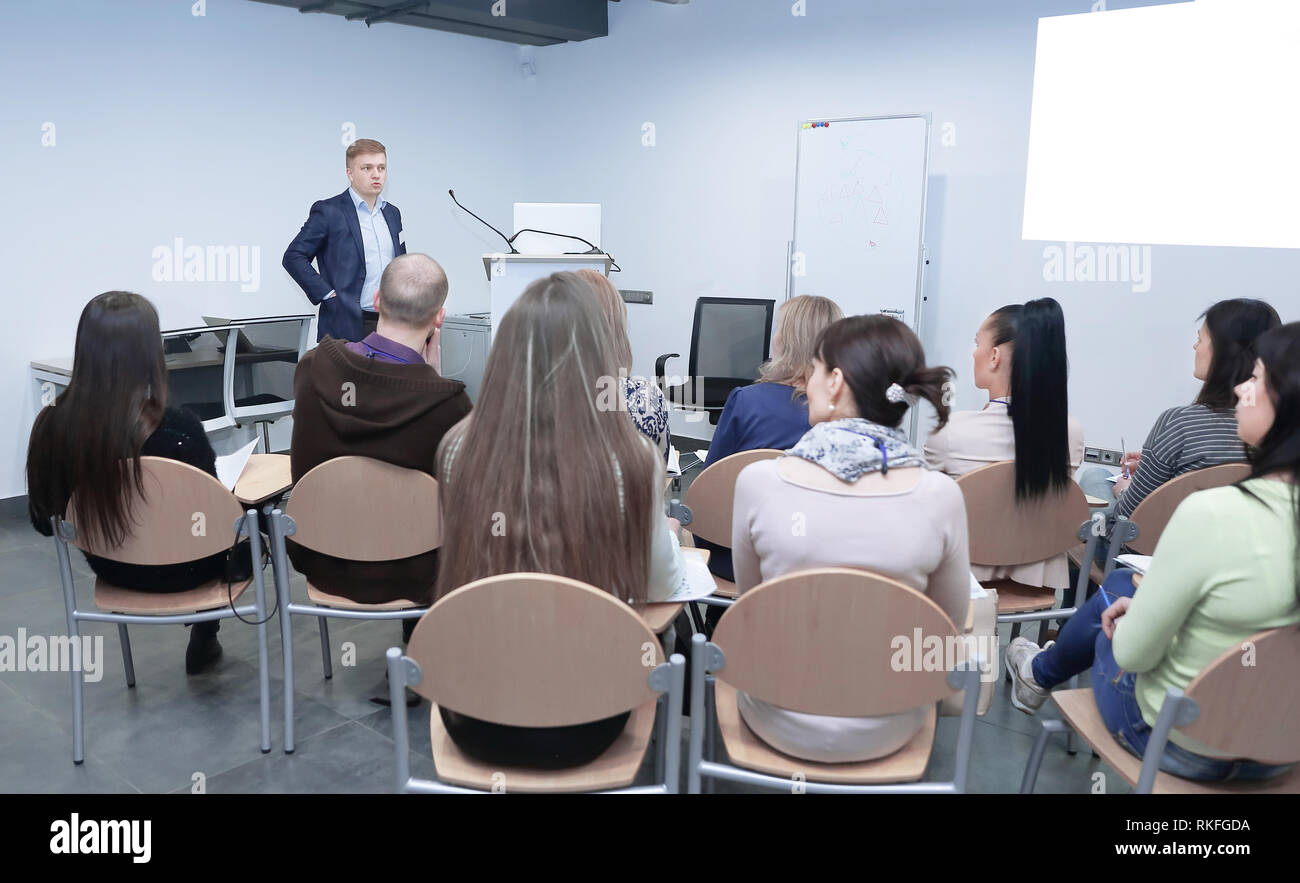 Female giving speech podium hi-res stock photography and images - Alamy