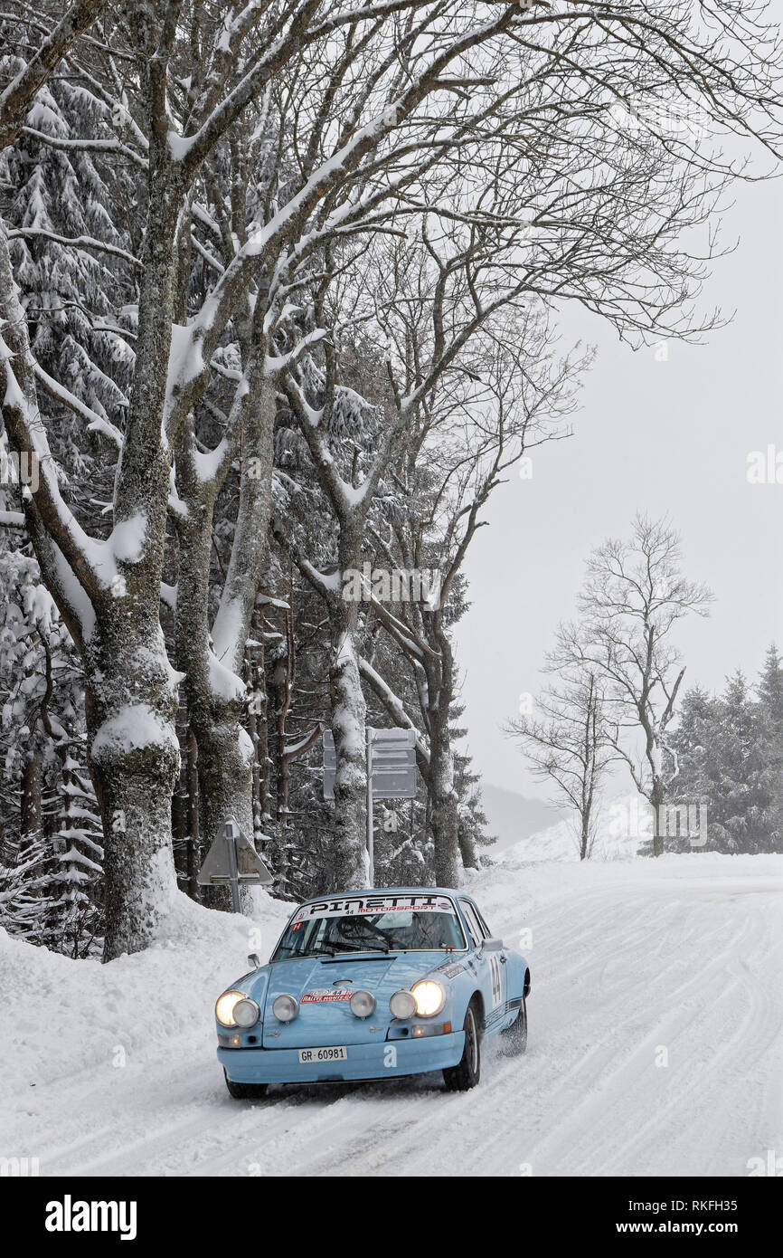 Winter porsche hi-res stock photography and images - Page 2 - Alamy
