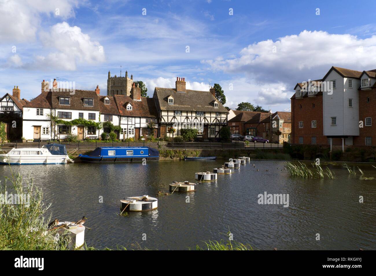 Tewkesbury abbey cottages hires stock photography and images Alamy