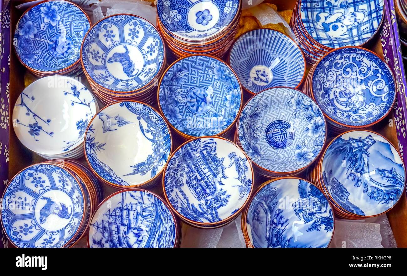 Old Chinese Design Blue White Ceramic Plates Panjuan Flea Market