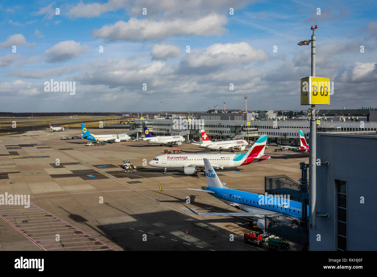 Duesseldorf, North Rhine-Westphalia, Germany - Duesseldorf International Airport, DUS, aircraft from SWISS, Eurowings, Lufthansa and KLM are standing  Stock Photo