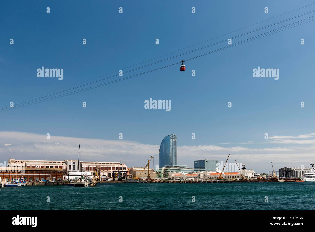 Cable car over the harbour, behind Hotel W, La Barceloneta, Barcelona, Catalonia, Spain Stock Photo