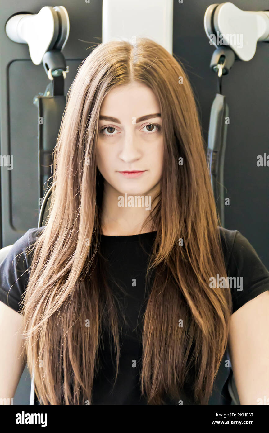 Vertical Photo Of Brunette With Long Hair To Train In Gym Stock Photo Alamy