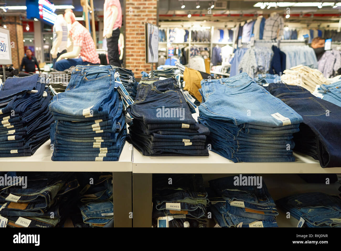 Old navy store interior hi-res stock photography and images - Alamy