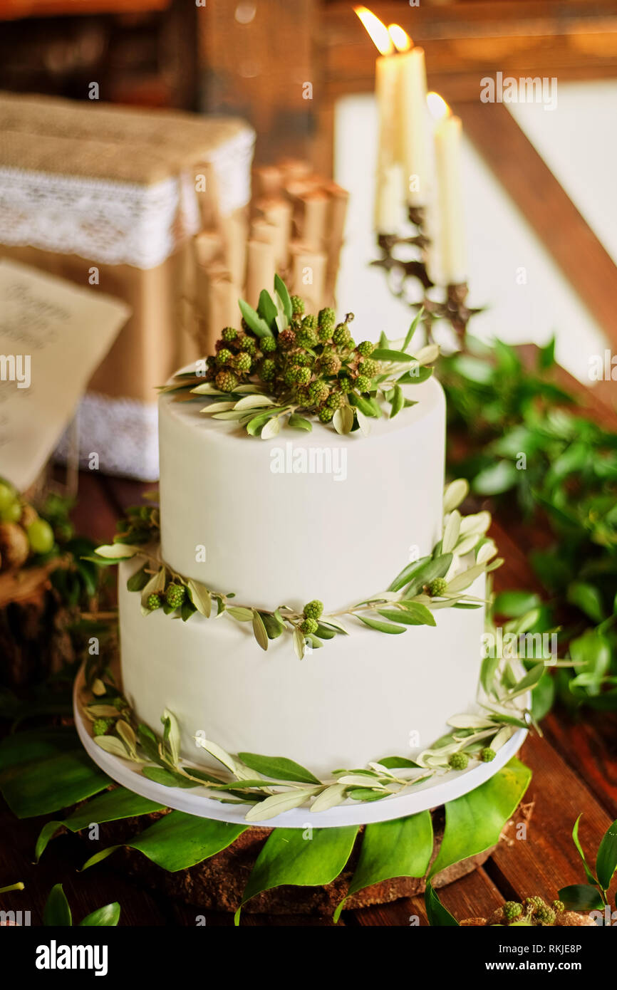Cake Saw Hi Res Stock Photography And Images Alamy