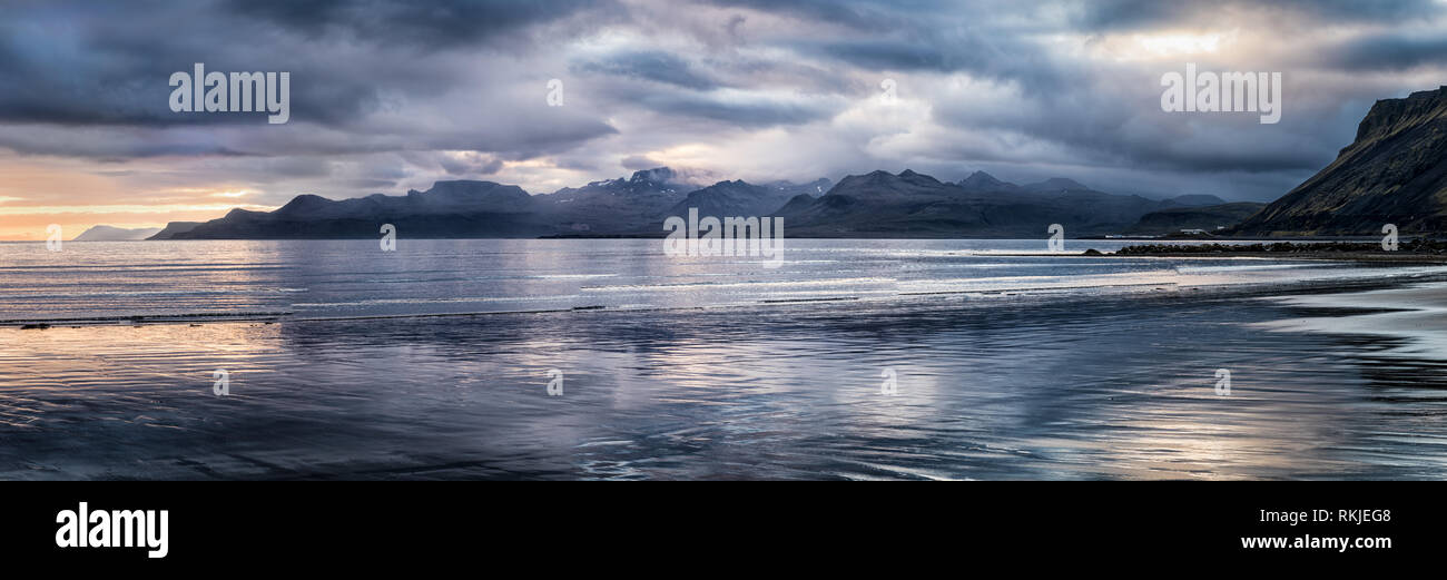 Moody landscape shot icelandic hi-res stock photography and images - Alamy