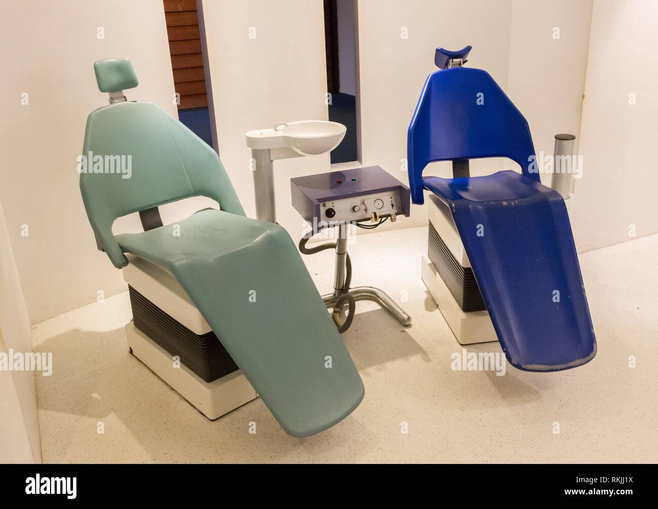 Old dentist chair, clearly used many times Stock Photo Alamy